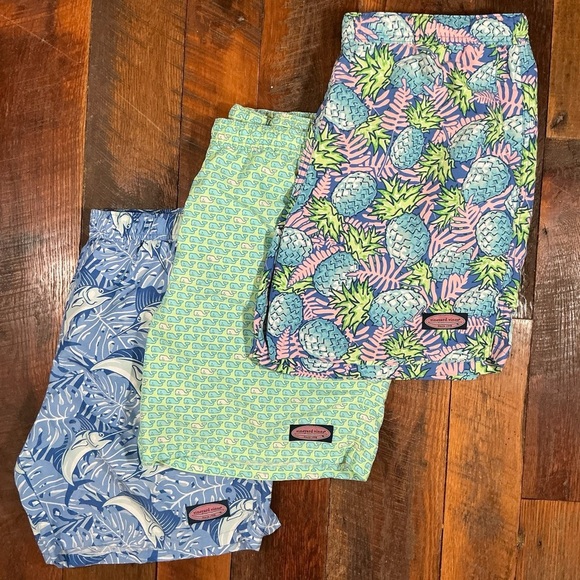 Vineyard Vines Print Board Shorts Swim Trunks Men’s Size Medium 3 Pair - Picture 1 of 16